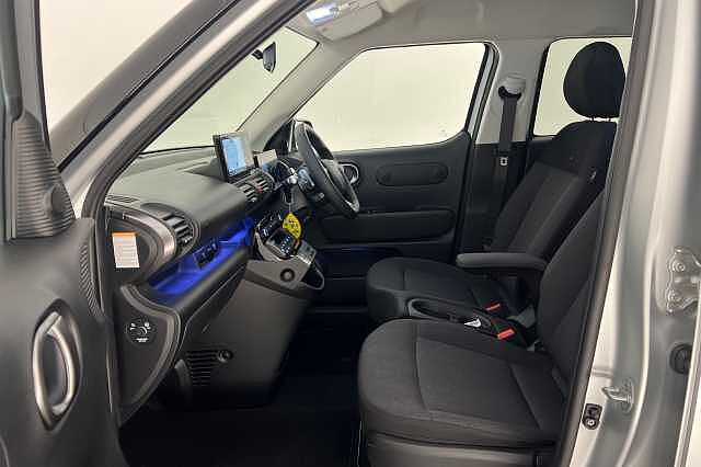 Hyundai INSTER 85kW 02 49kWh 5dr Auto Aero Silver