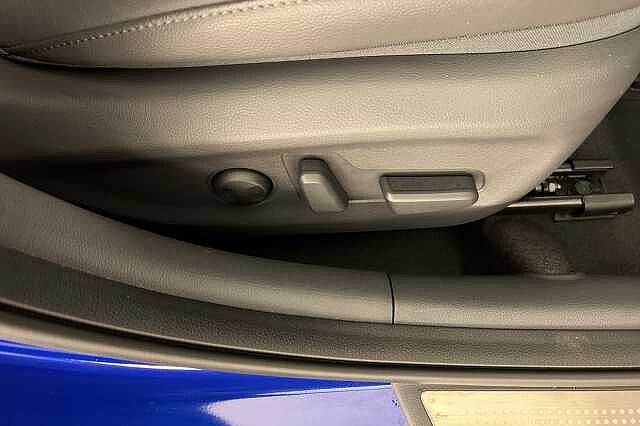 Hyundai IONIQ 1.6 GDi Hybrid Premium SE 5dr DCT