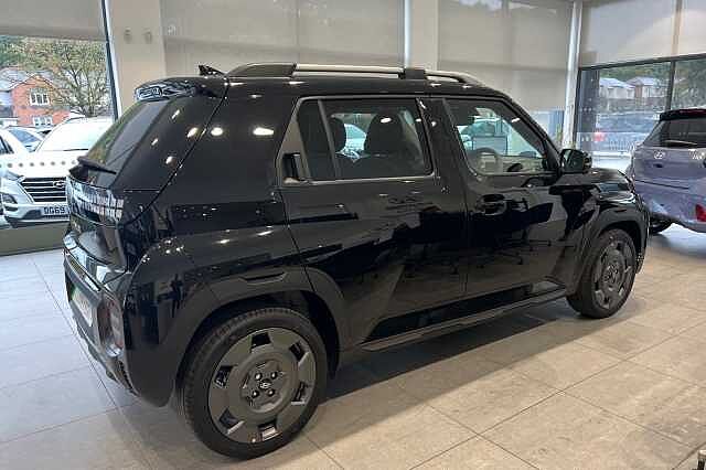Hyundai INSTER 85kW Cross 49kWh 5dr Auto Abyss Black