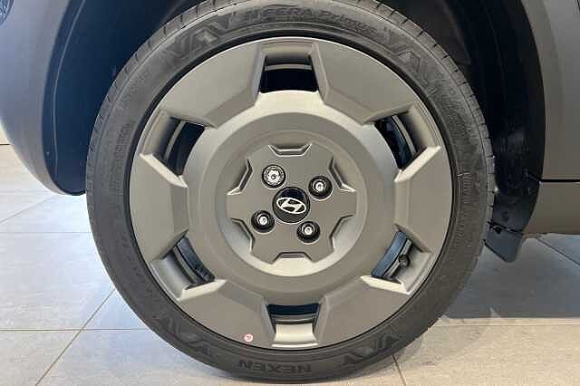 Hyundai INSTER 85kW Cross 49kWh 5dr Auto Abyss Black