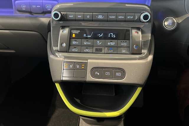 Hyundai INSTER 85kW Cross 49kWh 5dr Auto Abyss Black