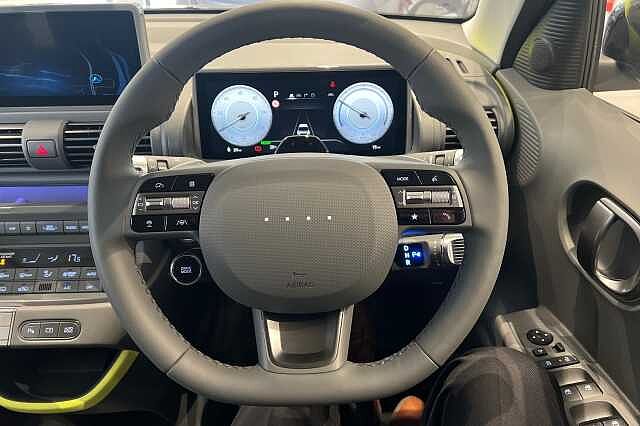 Hyundai INSTER 85kW Cross 49kWh 5dr Auto Abyss Black
