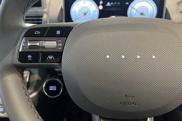 Hyundai INSTER 85kW Cross 49kWh 5dr Auto Abyss Black