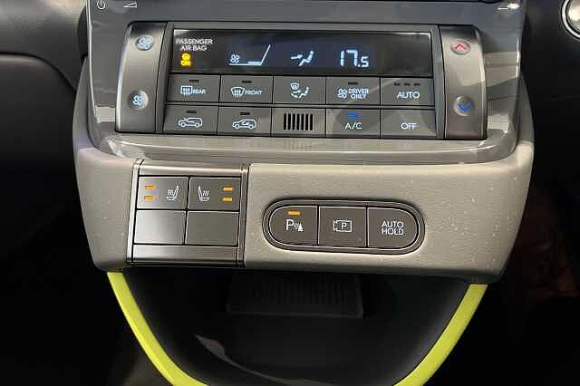 Hyundai INSTER 85kW Cross 49kWh 5dr Auto Abyss Black