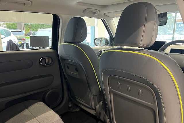 Hyundai INSTER 85kW Cross 49kWh 5dr Auto Abyss Black