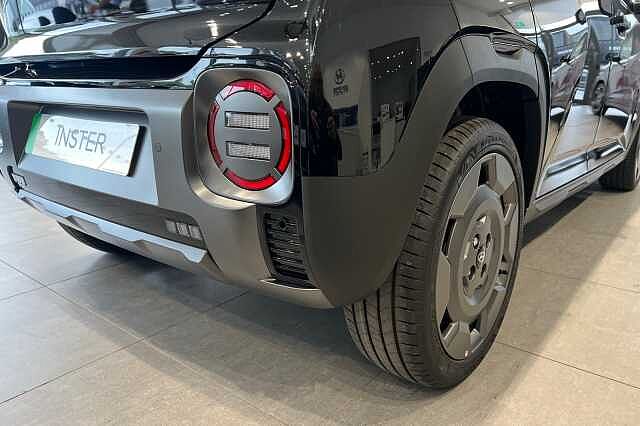 Hyundai INSTER 85kW Cross 49kWh 5dr Auto Abyss Black