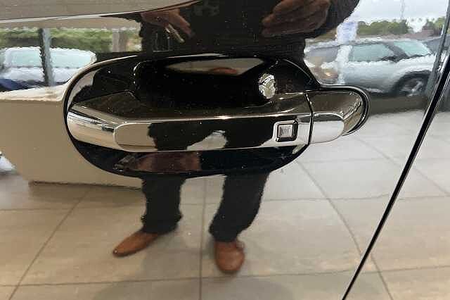 Hyundai INSTER 85kW Cross 49kWh 5dr Auto Abyss Black