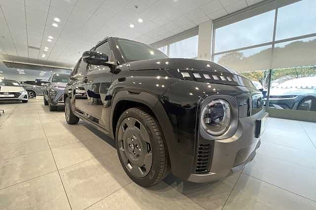Hyundai INSTER 85kW Cross 49kWh 5dr Auto Abyss Black